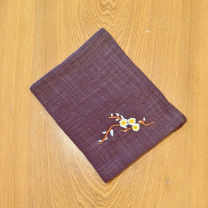 棉麻梅花刺繡茶巾咖啡色