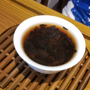 2023年可以興布朗大樹金芽熟茶餅茶湯