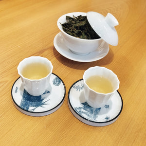 以蓋碗沖泡的台灣高山茶2025春茶福壽梨山茶