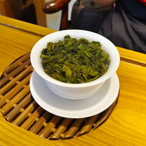 台灣高山茶2025春茶翠峰高冷茶茶葉翠綠油亮