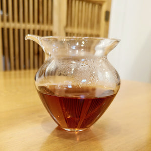 民國80年代杉林溪烏龍老茶深琥珀色透亮的茶湯