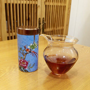 民國80年代杉林溪烏龍老茶用精美小瓷罐裝