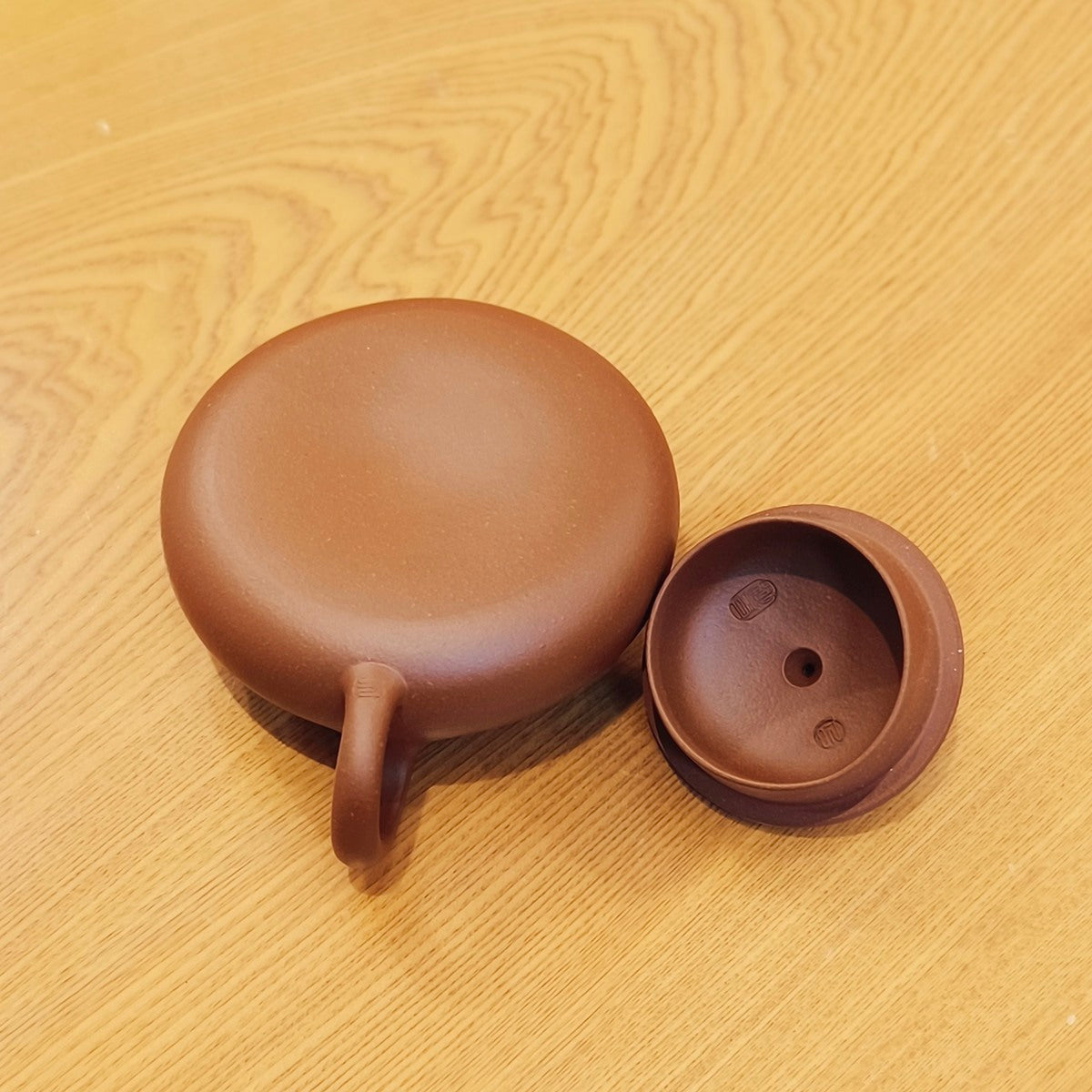 小品壺紫砂壺宜興生砂朱泥寒江壺100CC壺底部