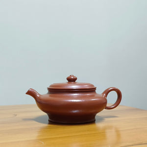 宜興紫砂朱泥虛扁壺150CC