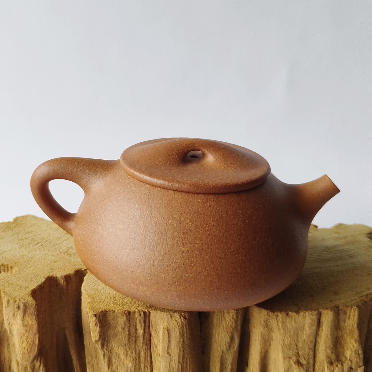 原礦無添加宜興紫砂壺黃降坡泥景州石瓢壺300CC側面圖