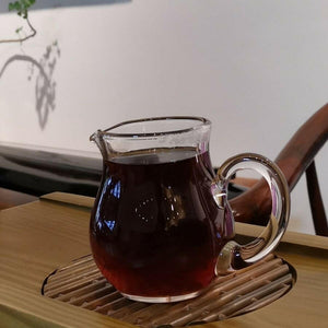 雲南普洱熟茶的茶湯紅濃明亮