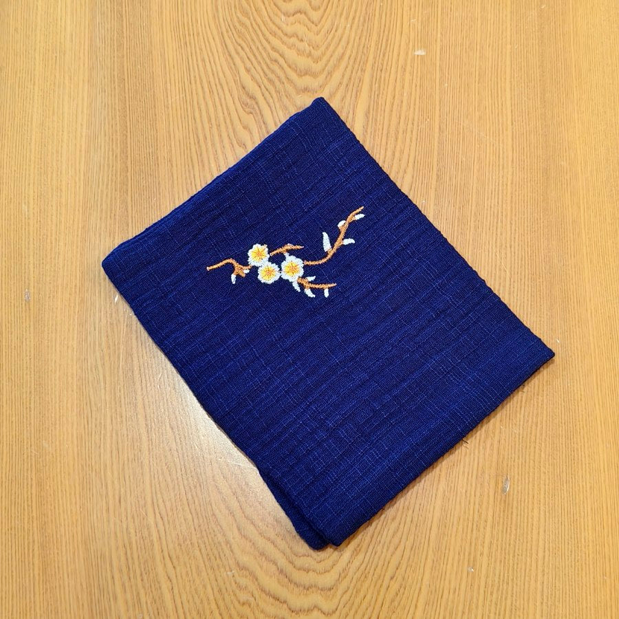 棉麻梅花刺繡茶巾藍色