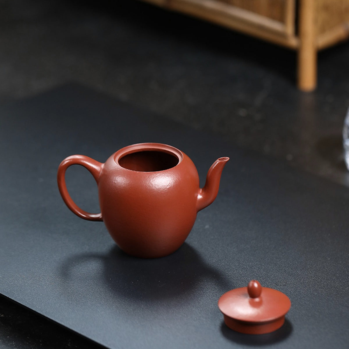 宜興紫砂壺小煤窯朱泥美人肩壺 100CC蓋緣內口
