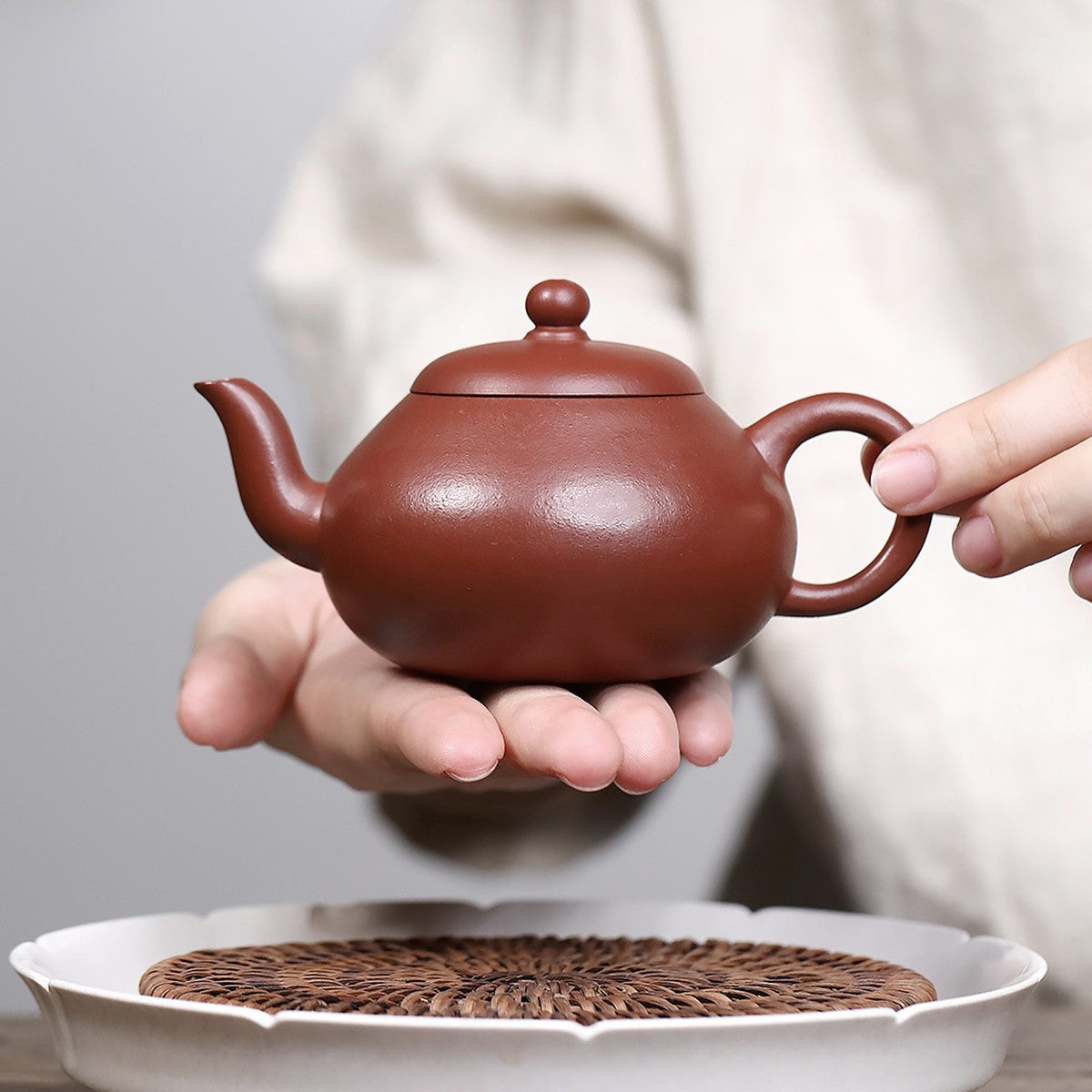 宜興紫砂壺朱泥薄胎梨形壺140CC手持壺照片