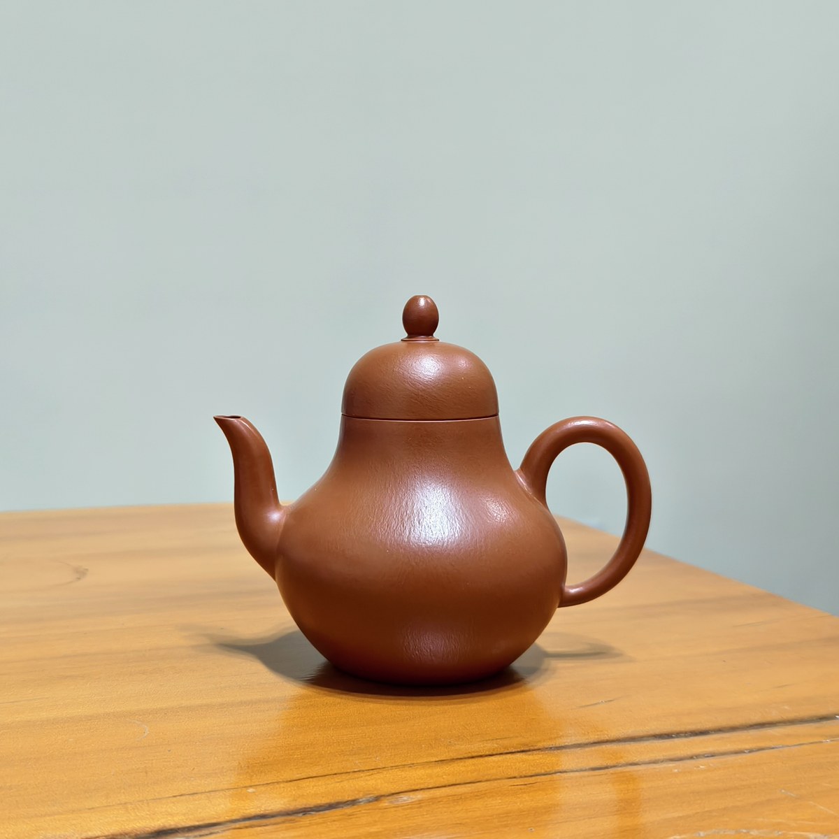 宜興紫砂全手工朱泥思亭壺150cc劉春鳳老師製作– 嵐雲茶業