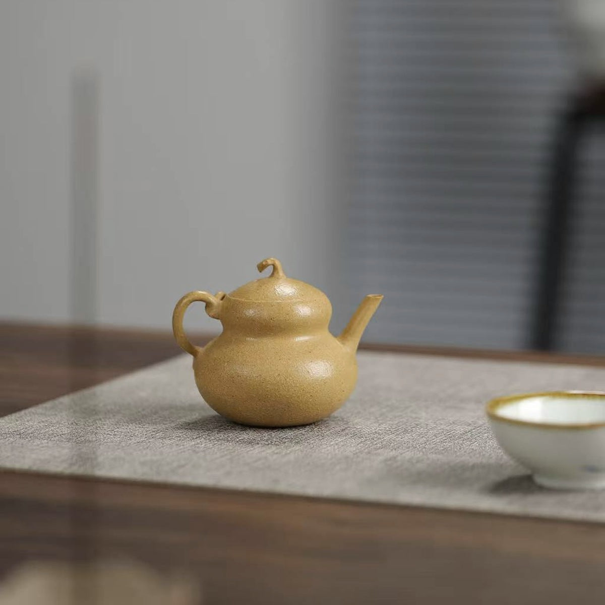 宜興紫砂壺段泥小品葫蘆壺110cc花塑器精品壺側面圖