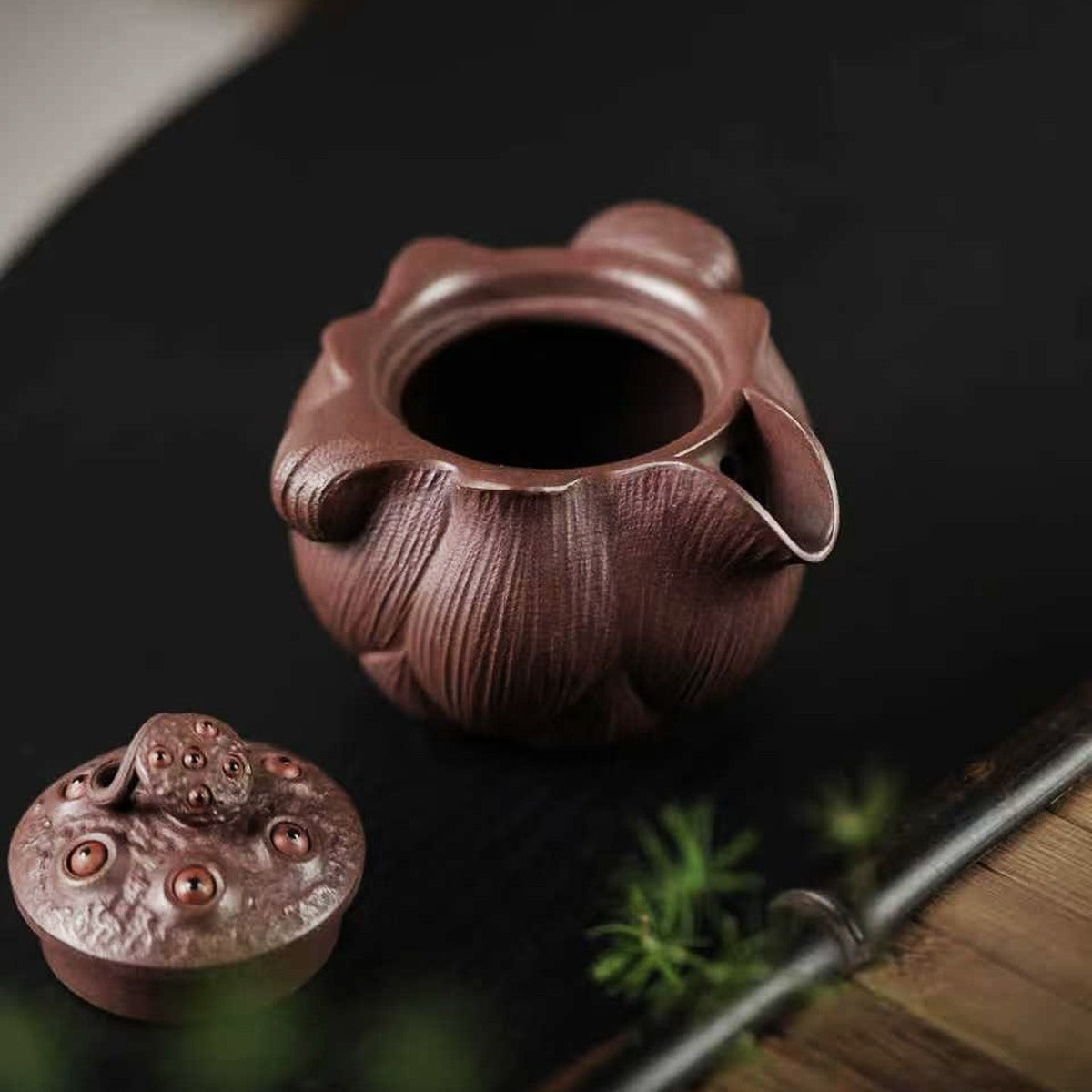 宜興紫砂紫泥蓮蓬手抓壺170cc