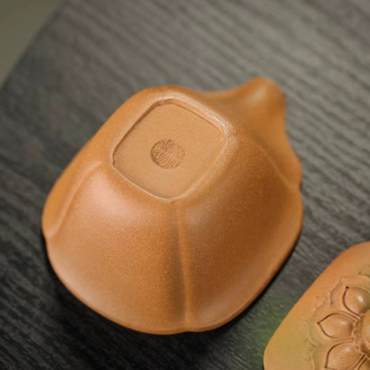 宜興段泥蓮蓬手抓壺120cc