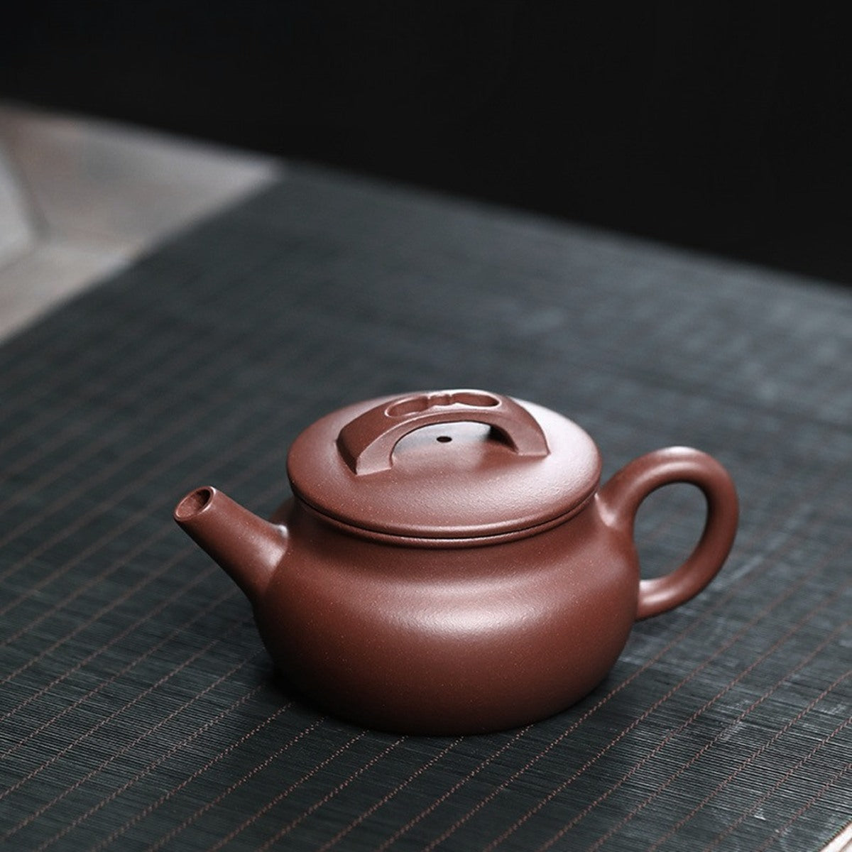 紫砂壺宜興紫泥底槽青荷趣漢瓦壺200CC 