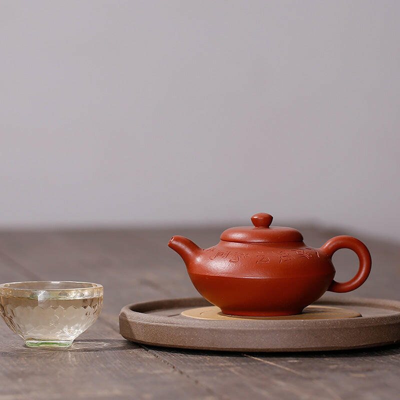 takekore】中国宜興紫砂 朱泥 三角花瓶 c10